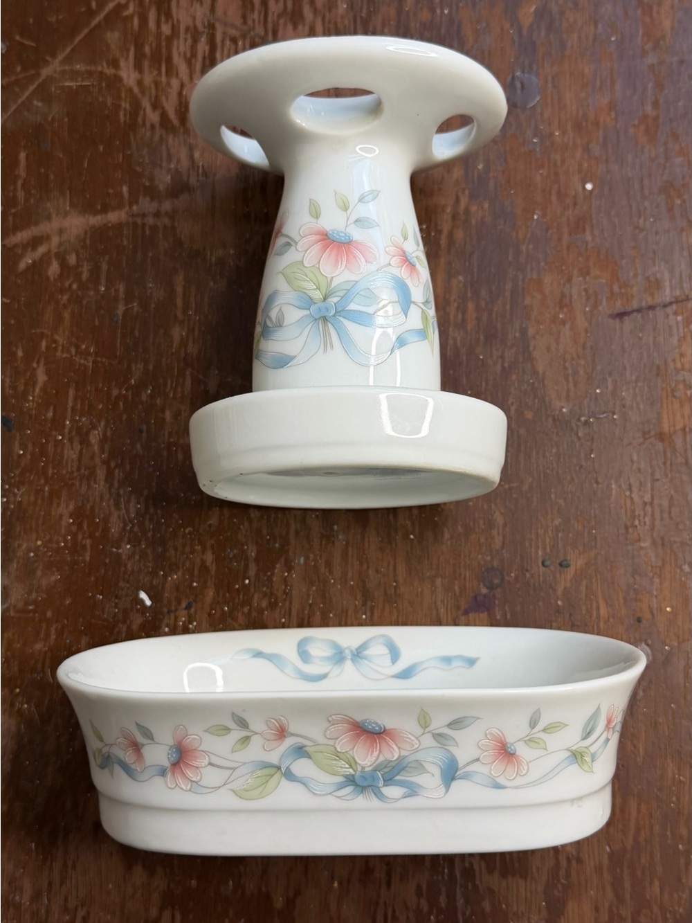 Princess House Exclusive Floral Ribbon Soap Dish & Toothbrush Holder